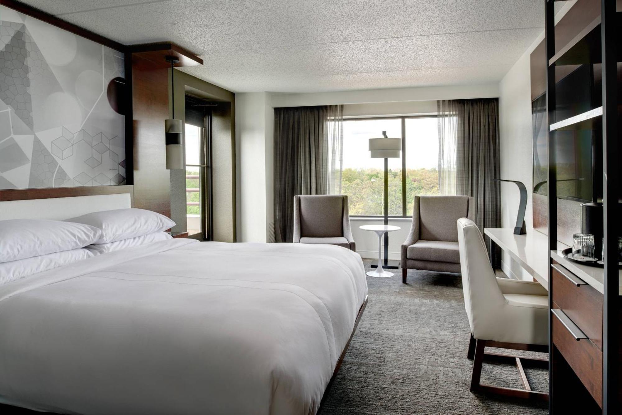Marriott East Lansing At University Place Экстерьер фото